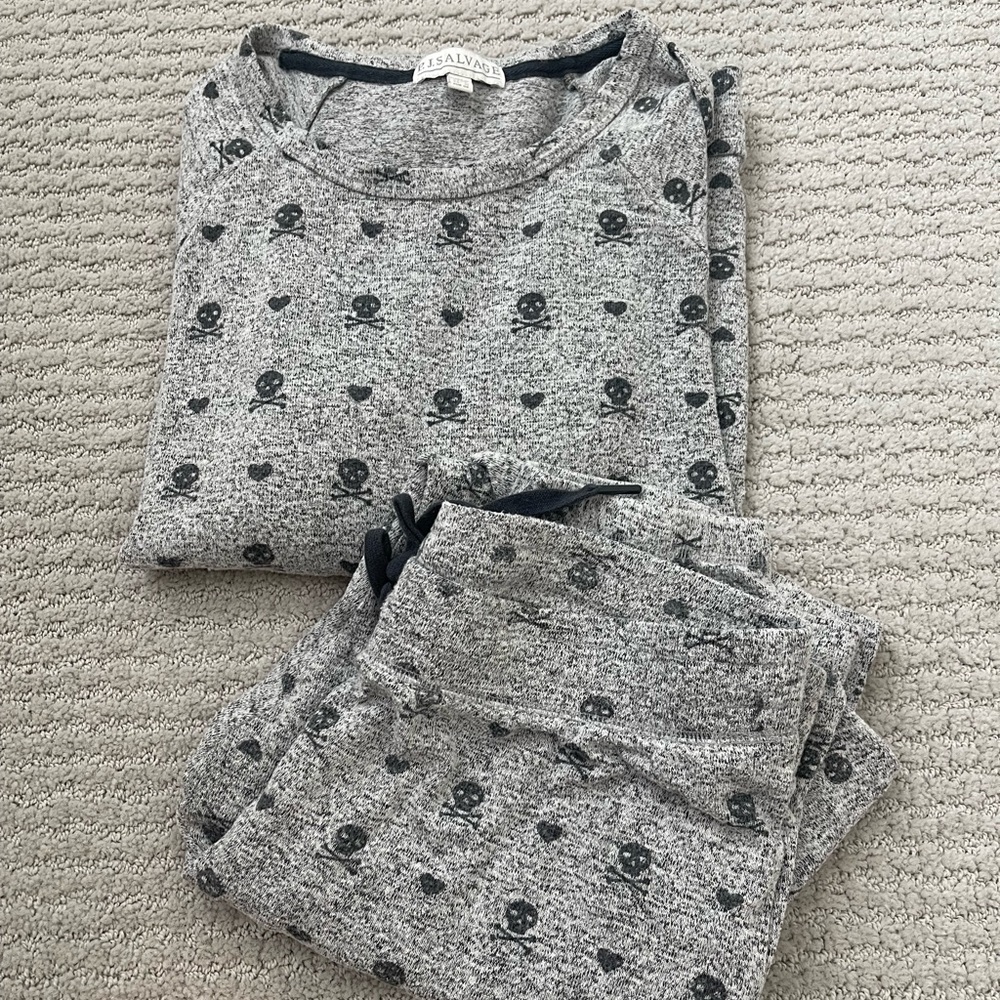 Pj set with skull and hearts